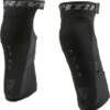 Revit Scram Knee Protector Black - Protection - Accessoires 2 Revit Scram Knee Protector Black - Protection - Accessoires -Motorkleding revit scram black knee protector knieprotektor protection genoux rodillera kniebeschermer diz koruma 1 1